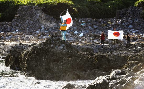 日本起诉10名登钓鱼岛右翼 其中包括5名议员