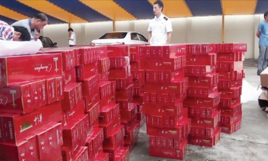 乐清查获一起特大假烟案2500条假中华烟堆积如山