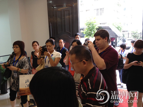 中外媒体聚焦温州金改