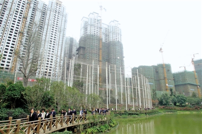 现在西部发展这么快 温州还能继续踱方步吗？