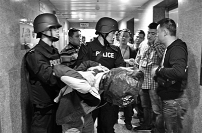 温州上演真实版笨贼妙探 口罩男抢劫美容院被抓