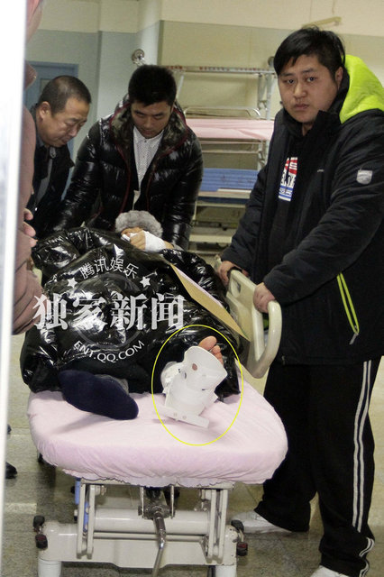 黄晓明病情转重图片