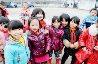 乐清:外来<em>民工子女</em>调查 渴盼一书桌_乐清_温州