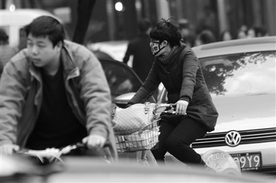 雾霾天气引关注 代表委员：建立空气污染应急预案