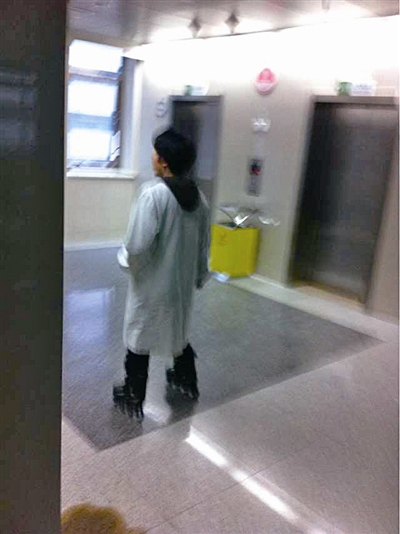 温医附一院新院医生脚蹬轮滑鞋 风风火火赶会诊