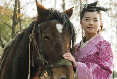 曝一线女星耍大牌被换:常迟到 做足疗按摩花5