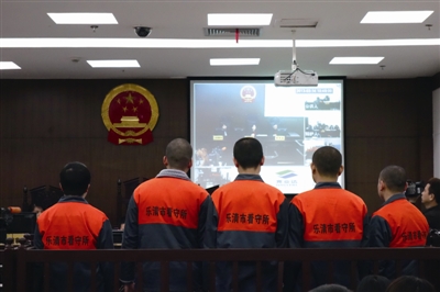 利用POS机非法套现数亿元 29人涉非法经营罪落网