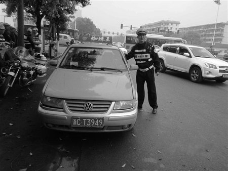 自备车改装出租车上街营运（图）