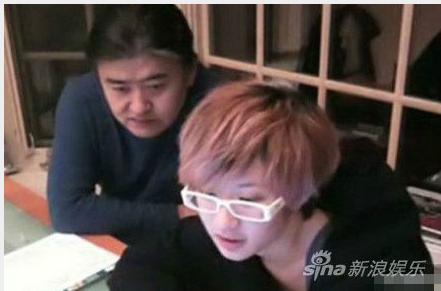 刘欢22岁爱女曝光 就读纽约大学导演系 _港台