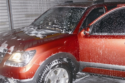 海螺小区附近5天9辆轿车失火 纵火嫌犯是小区住户