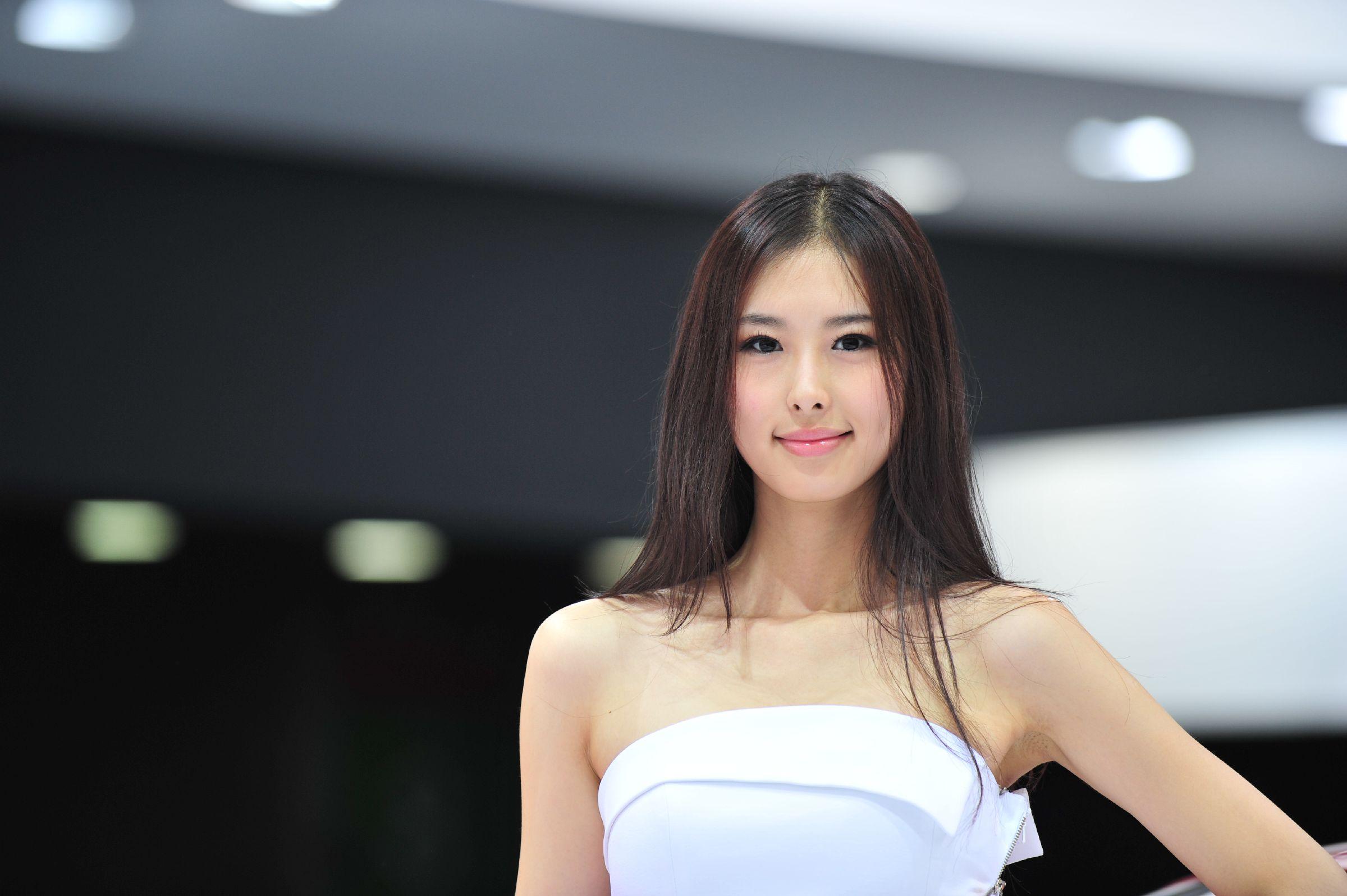 三个漂亮妹子又来了,在车内演绎各种世界名曲 视频里的所有歌曲叫什么