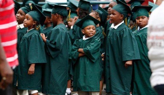 青春记忆:国外学生的疯狂毕业季(组图)