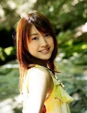 日本22岁女星出演陪酒女被曝床戏或假戏真做_欧