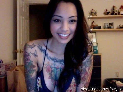 <em>性感</em>纹身<em>女孩</em>爆红网络 解密纹身对<em>身体</em>伤害(组