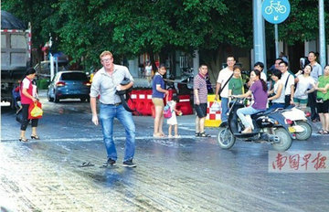 ����·���������¶������񱻡�ճס��