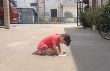 ���ױ�Ůͯ��40�ȸ����¹�����ҵ ����ͦ��ס