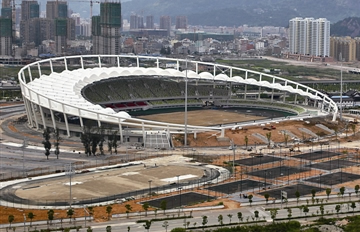 乐清建成月牙形的体育场