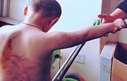 4����ͯ��һ�ξͱ��׶�԰��ʦ��һ��