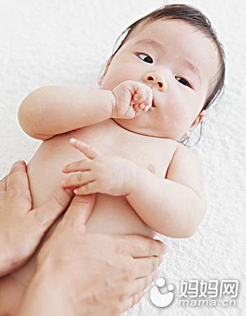 多给新生宝宝做抚触 会带来神奇功效