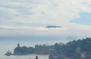 厦门鼓浪屿现海市蜃楼奇观 天空悬浮"仙山"