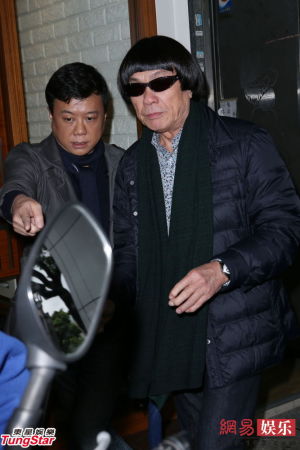 艺人高凌风日前病逝,圈中好友刑峰,猪哥亮,张菲和余天等人都前来吊谒