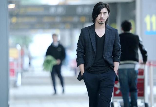 陈柏霖海外人气高涨 微电影牵手林依晨情难续