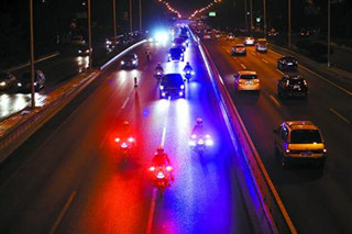 ��������Ħ�г��������ϰ��� ʱ�ٿɴ�177����