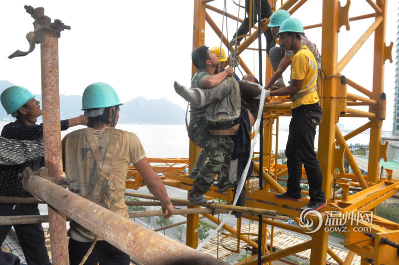 ����һ�������Ӹ߿���ҵʱ ��Լ32�׸߿�ˤ��