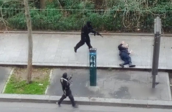 法国巴黎杂志社遭恐袭12人死亡 全程回顾