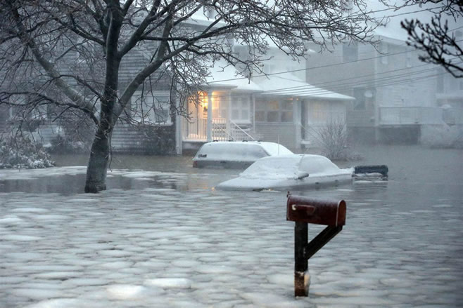 美国东北部遭大暴雪袭击 6000万人受影响