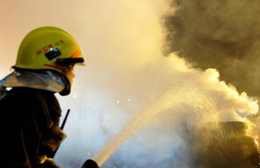 ��Ϧҹ��üɽ���̫�� ����Ա��ˮ��ȴ��¯