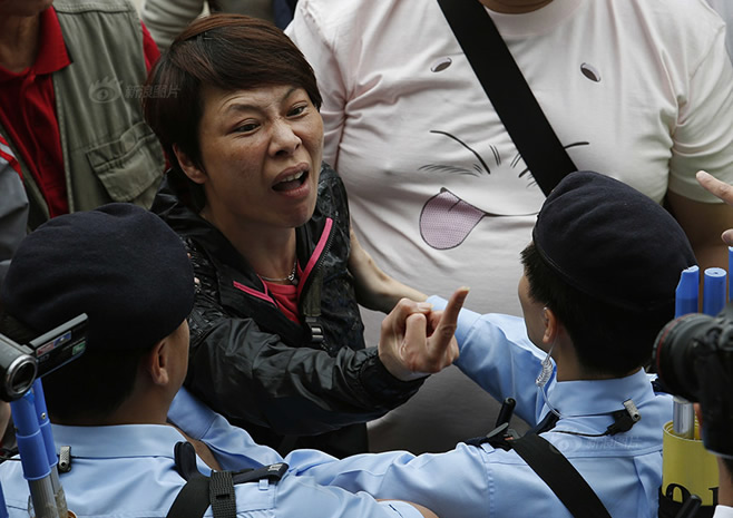 香港激进团体再次发起反水货客游行 33人被捕