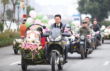 ������10��������Ħ�г�ӭ�� ��������