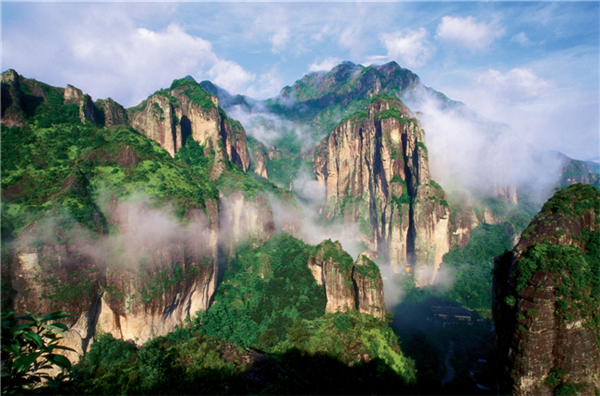 这里春景如画,踏青何必远行