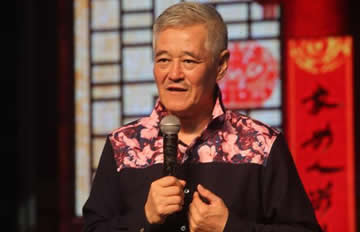 �Ա�ɽ��һ�����ݳ� ���ڳ�����Ϊ��ģ����