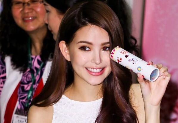 ����ĸ�׽�ͦ�жǳ�ϯ� �ڴ���������