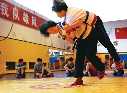 中国式摔跤即将上演 凭身份证可领两张门票