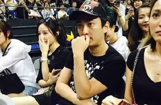 ��˼����Ů���������ݺ���ѧ�� ��̾ѹ���ܴ�