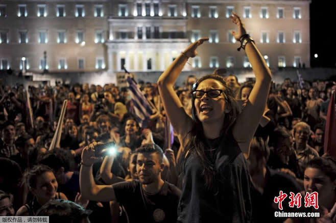 希腊全民公投最终结果出炉 反对者庆祝胜利