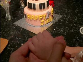 ������ɹһ������ǣ���� Ϊ��Ů��һ��������