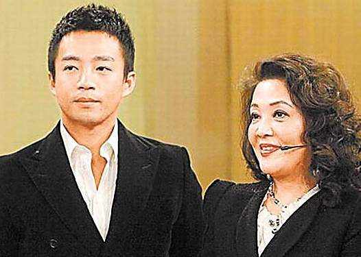 ��С�Ʒ���ĸ�ױ��߳��ν��� ���ǡ���ЪЪ��