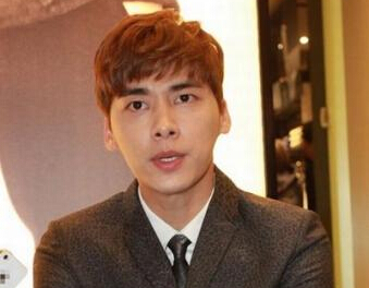 李易峰不满被网贴称为gay 起诉天涯、豆瓣