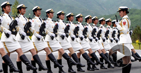 三军仪仗队创史上最大阵容 女仪仗兵首亮相