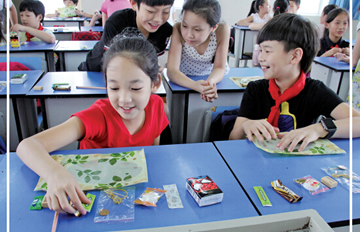 ��Сѧ��ѧ��һ�Σ���ʦ��ÿλѧ��12��С����