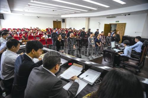 温州8人设下赌局出“老千” 受害人一夜输掉152万