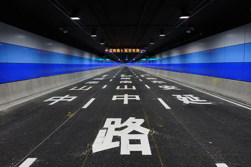 组图:上海外滩隧道改造完成 向社会车辆开放