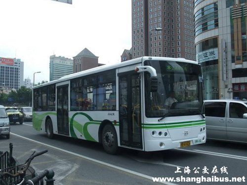 组图:享受今日交通发达 看看老上海公共汽车