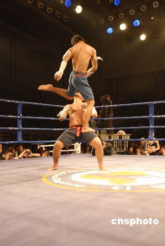 少林寺避战泰拳王引争议 峨眉派挺身而出愿迎