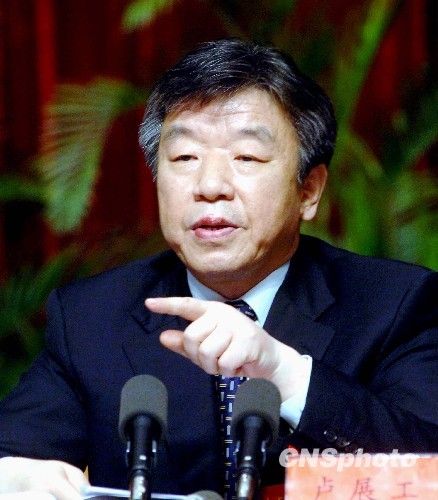 河南省委书记卢展工全票当选省人大常委会主任
