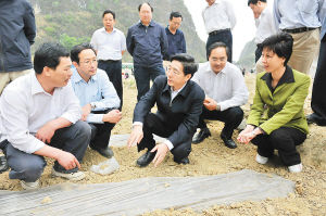 自治区党委书记,自治区人大常委会主任郭声琨深入百色市凌云县大石